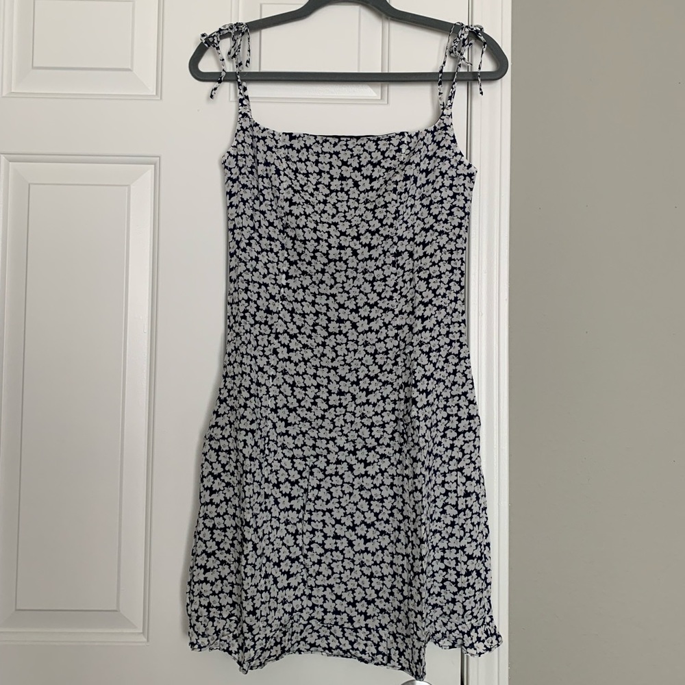 Petite Studio Sadie Dress - Blue Floral.